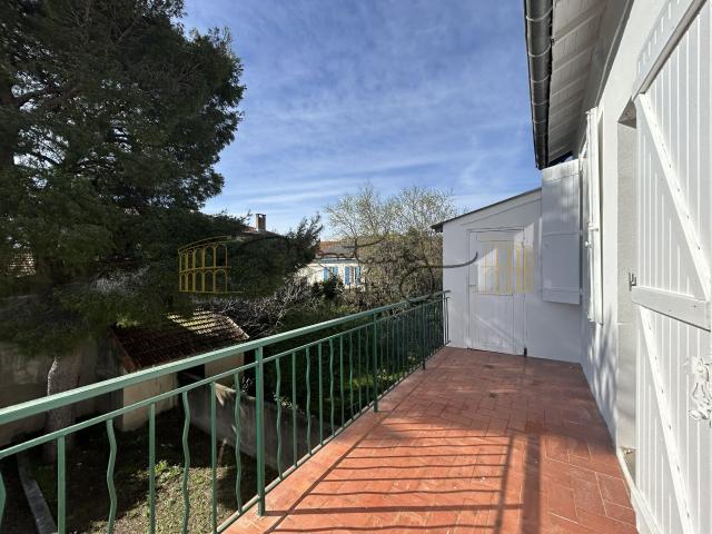 Location Appartement Rue du Court de Gébelin, Nîmes