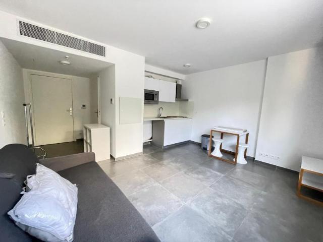 Location Appartement Rue du Commandant Rolland, Marseille
