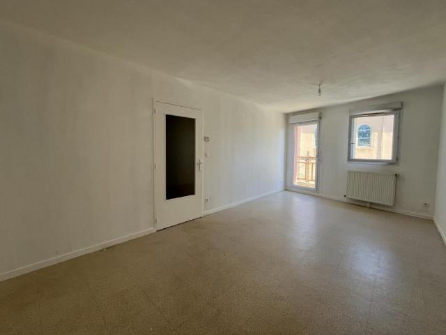 Location Appartement Rue du Commerce, Grandris