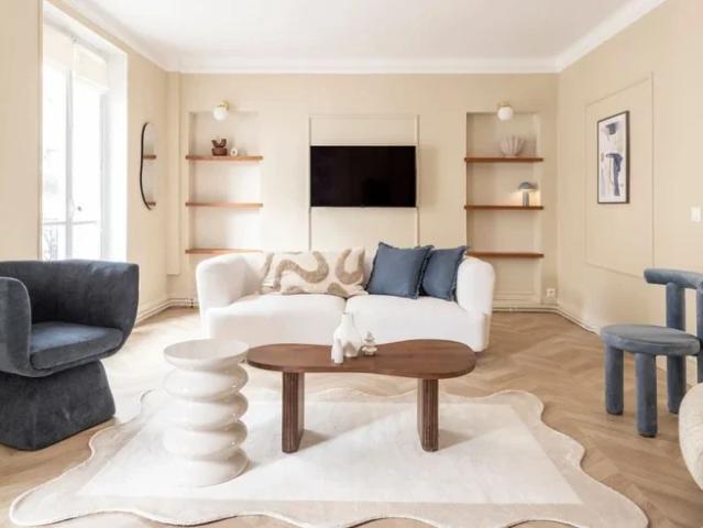 Location Appartement Rue du Commerce, Paris