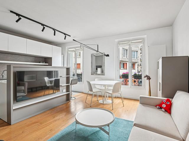 Location Appartement Rue du Commerce, Paris