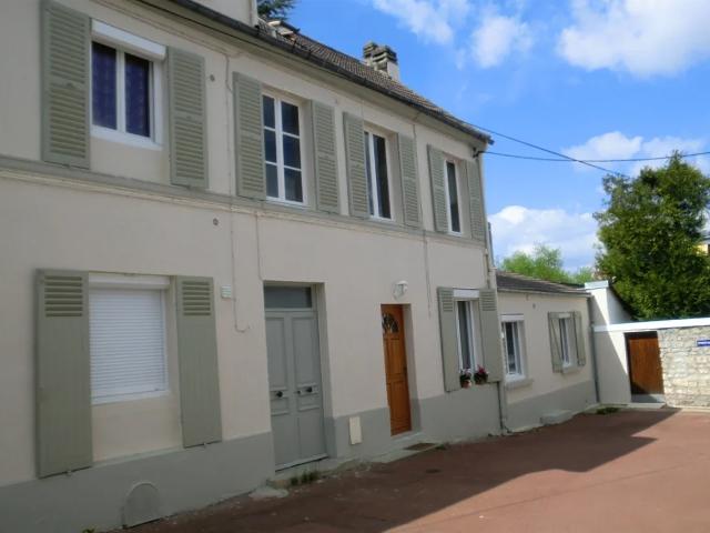 Location Appartement Rue du Connétable, Chantilly