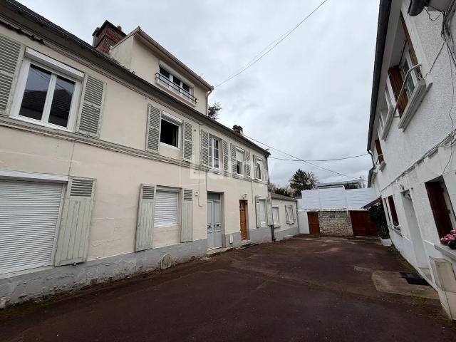 Location Appartement Rue du Connétable, Chantilly