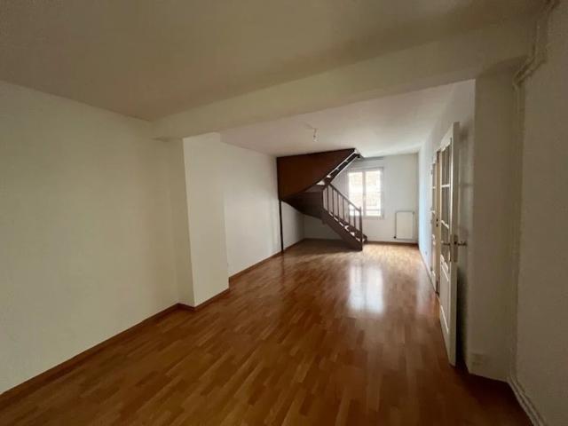 Location Appartement Rue du Capitaine Deullin, Épernay