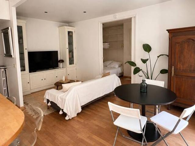 Location Appartement Rue du Cardinal Mercier, Paris