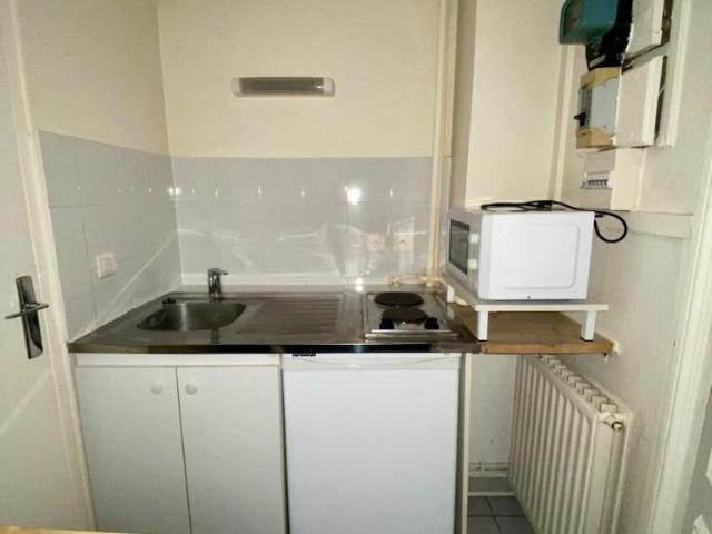 Location Appartement Rue du Cardinal Mercier, Paris
