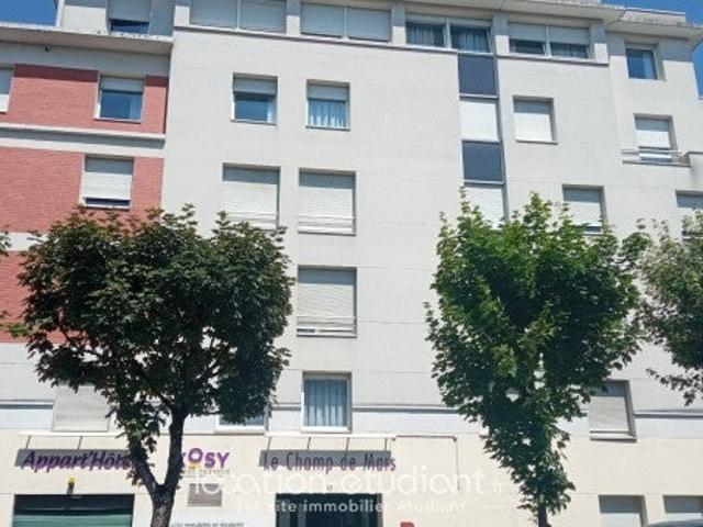 Location Appartement Rue du Champ de Mars, Reims