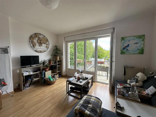 Location Appartement Rue du Champ des Cartes, Fougères