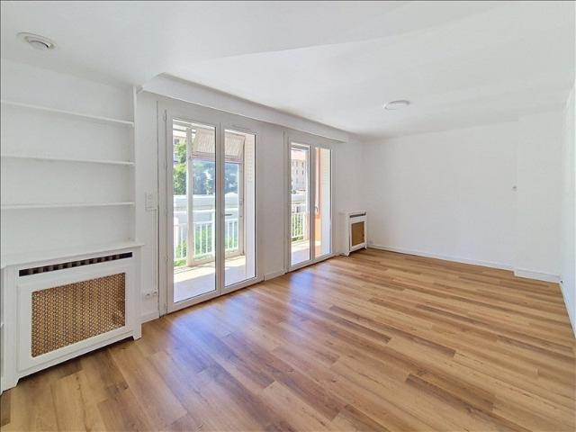Location Appartement Rue du Champ du Prieur, Millau