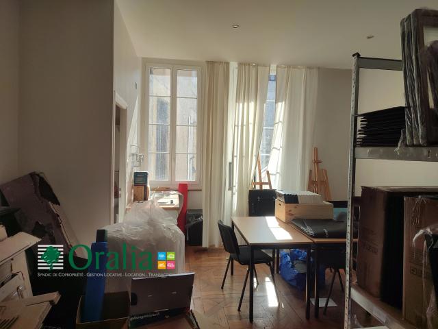 Location Appartement Rue du Chapeau Rouge, Dijon