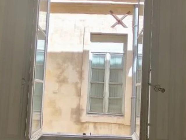 Location Appartement Rue du Chapitre, Nîmes