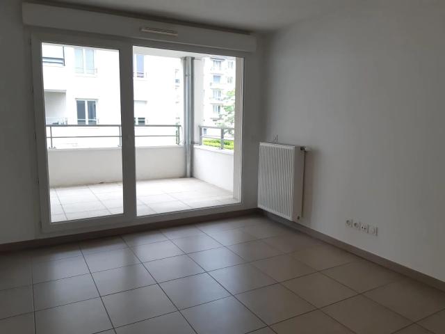 Location Appartement Rue du Château, Vénissieux