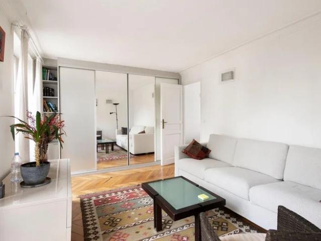 Location Appartement Rue du Chemin Vert, Paris