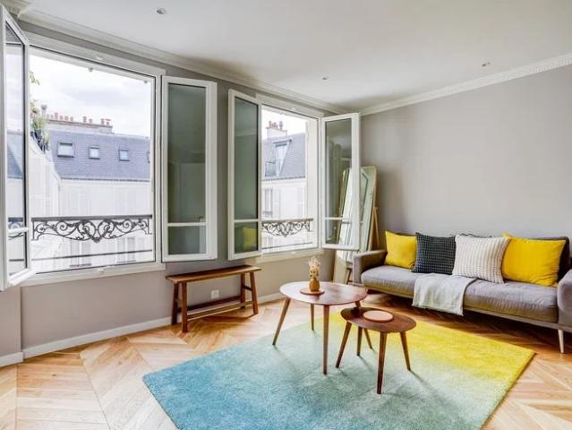 Location Appartement Rue du Cherche Midi, Paris