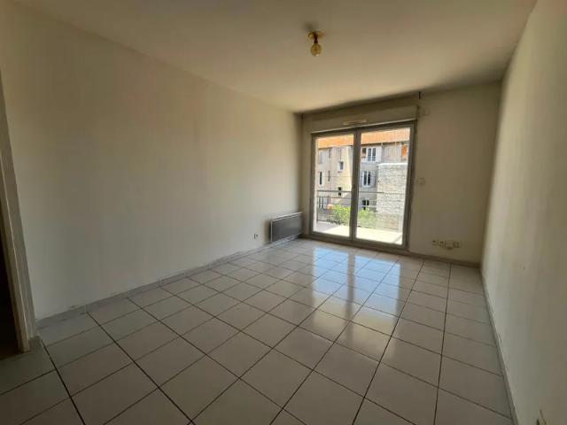 Location Appartement Rue du Cirque Romain, Nîmes