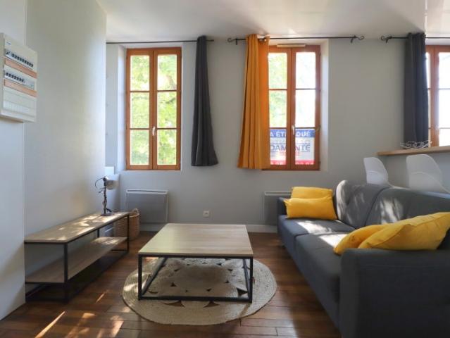 Location Appartement Rue du Cloître Saint Étienne, Troyes