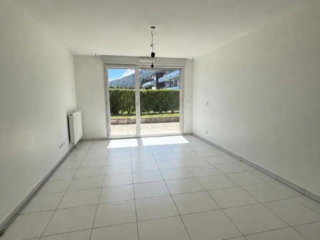 Location Appartement Rue du Creux du Loup, Gex