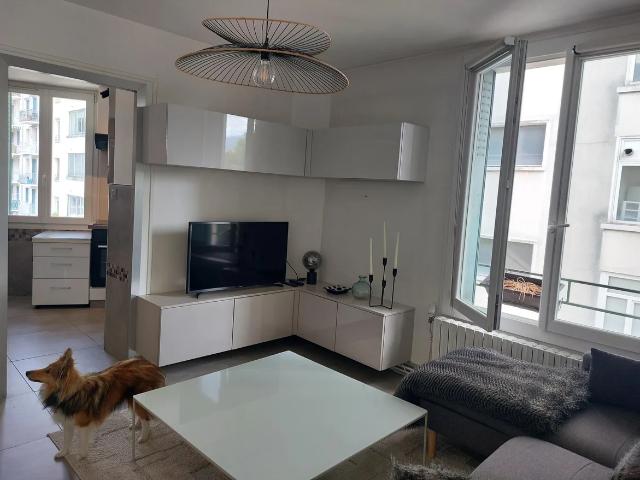 Location Appartement Rue du Bon Pasteur, Chambéry