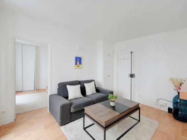 Location Appartement Rue du Buisson Saint Louis, Paris
