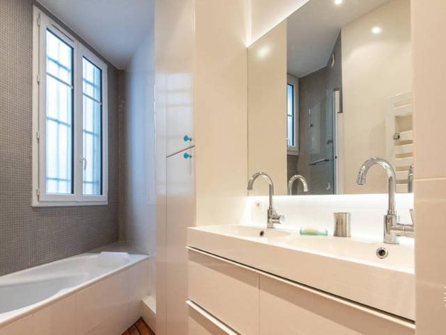 Location Appartement Rue du Général de Castelnau, Paris