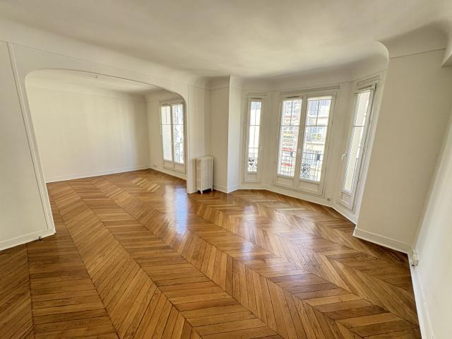 Location Appartement Rue du Dobropol, Paris
