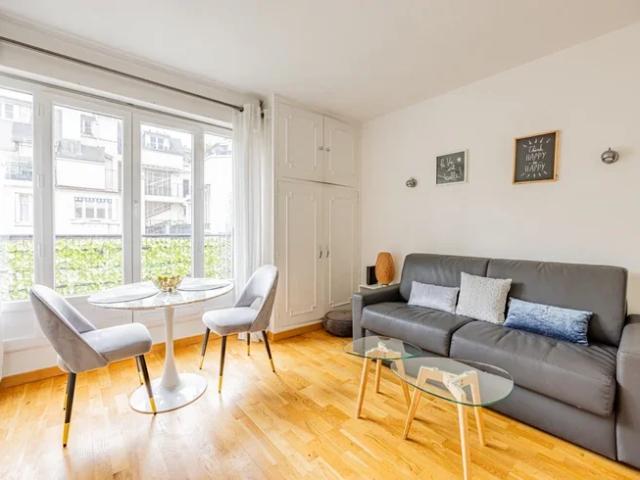 Location Appartement Rue du Dobropol, Paris