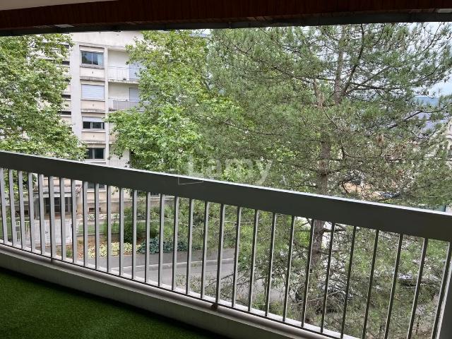 Location Appartement Rue du Docteur Jean Michel, Lons le Saunier