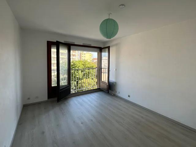 Location Appartement Rue du Docteur Poujade, Carpentras