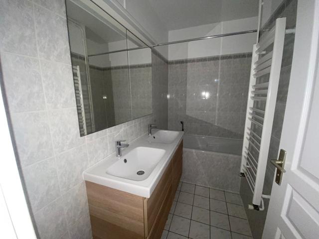 Location Appartement Rue du Docteur Robert, Pont de Chéruy