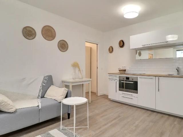 Location Appartement Rue du Delta, Paris