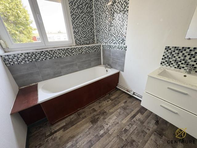 Location Appartement Rue du Faubourg d'Arras, Lille