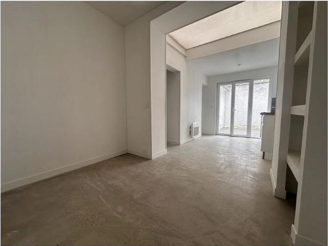 Location Appartement Rue du Faubourg de Douai, Lille