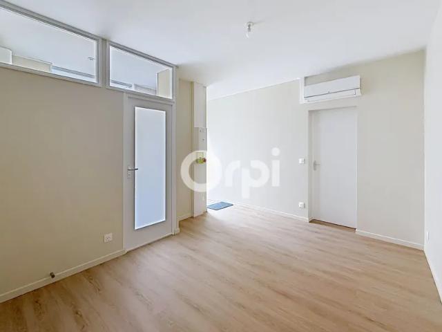 Location Appartement Rue du Faubourg des Trois Maisons, Nancy
