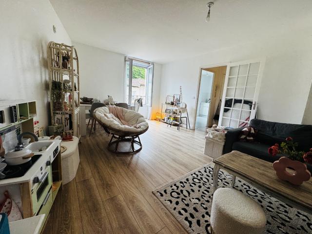 Location Appartement Rue du Faubourg du Pont Neuf, Poitiers