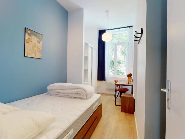 Location Appartement Rue du Faubourg Notre Dame, Lille