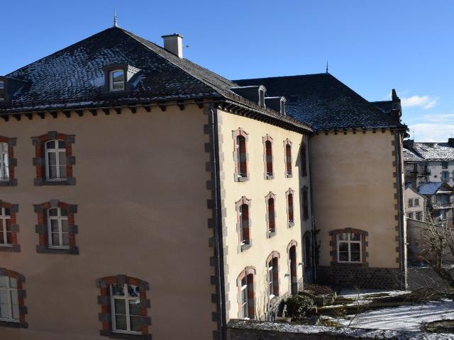 Location Appartement Rue du Faubourg Notre Dame, Murat