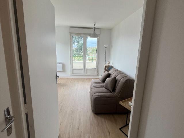 Location Appartement Rue du Faubourg Saint Cyprien, Poitiers