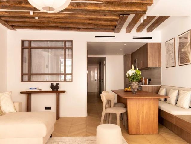 Location Appartement Rue du Faubourg Saint Denis, Paris