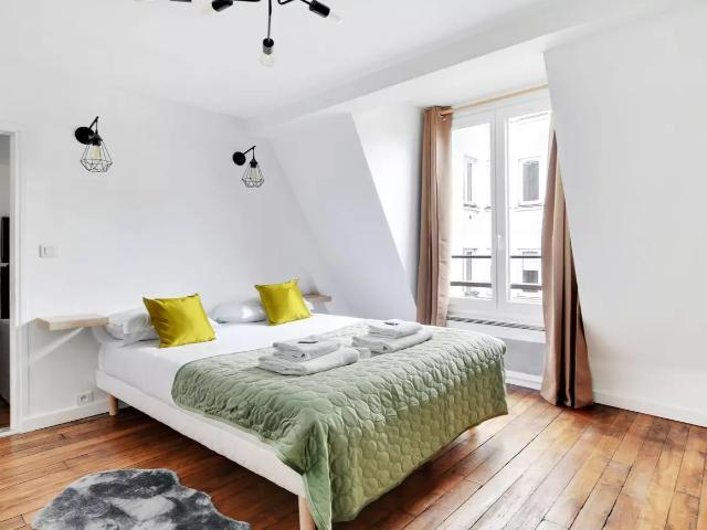 Location Appartement Rue du Faubourg Saint Martin, Paris