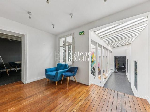 Location Appartement Rue du Faubourg Saint Martin, Paris