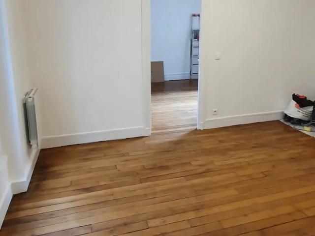 Location Appartement Rue du Faubourg Saint Martin, Paris