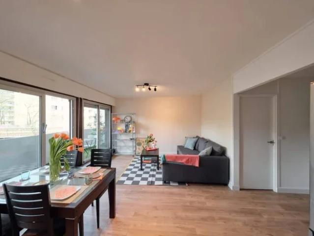 Location Appartement Rue du Hameau, Paris