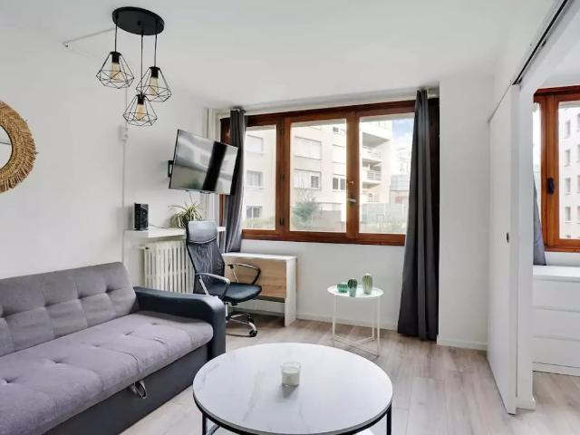 Location Appartement Rue du Hameau, Paris