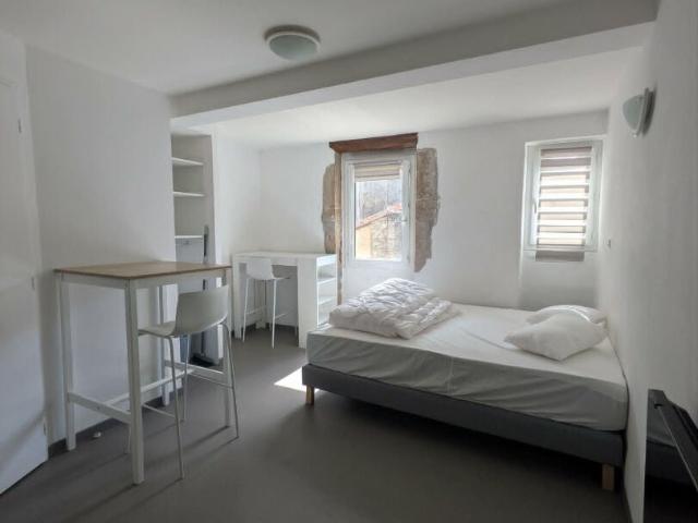Location Appartement Rue du Jeu de Paume, Valence