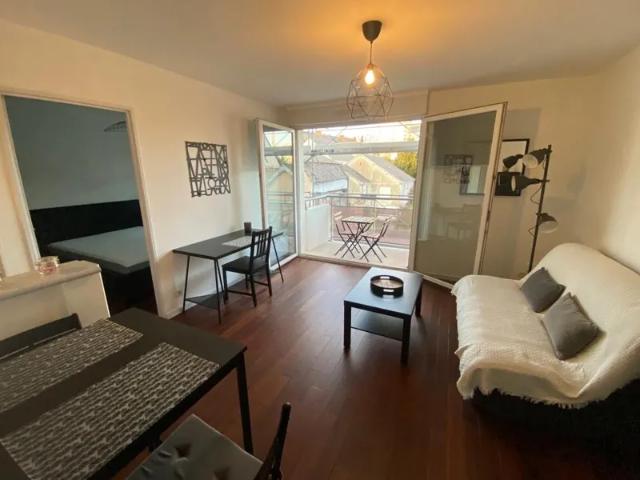 Location Appartement Rue du Lieutenant Roze, La Riche