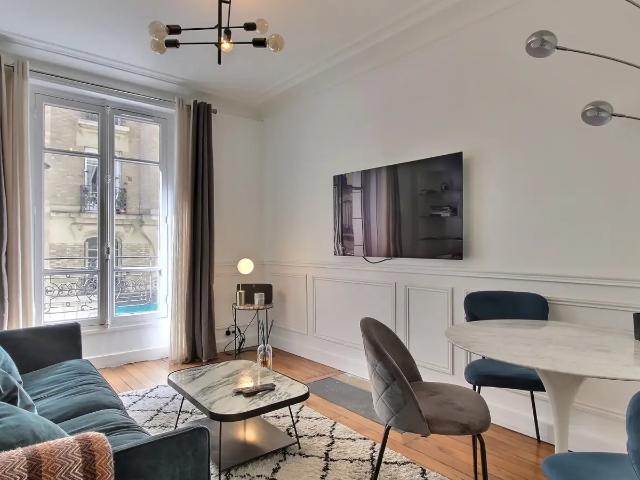 Location Appartement Rue du Mont Cenis, Paris