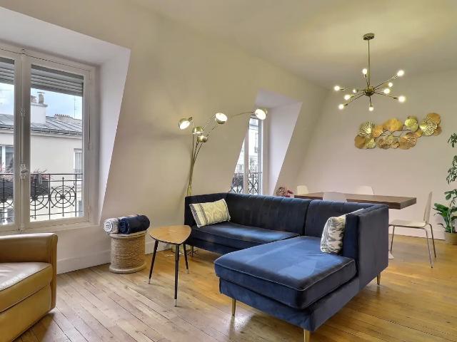 Location Appartement Rue du Mont Cenis, Paris
