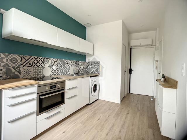 Location Appartement Rue du Monument, Sénas