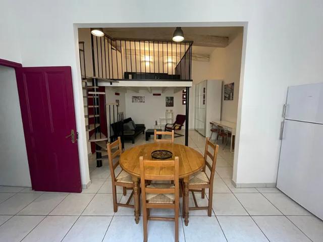 Location Appartement Rue du Marché, Claira