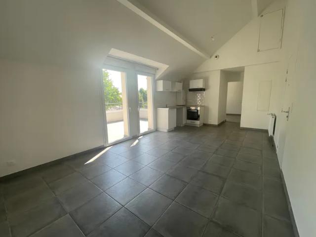 Location Appartement Rue du Stade, Saint Germain lès Arpajon